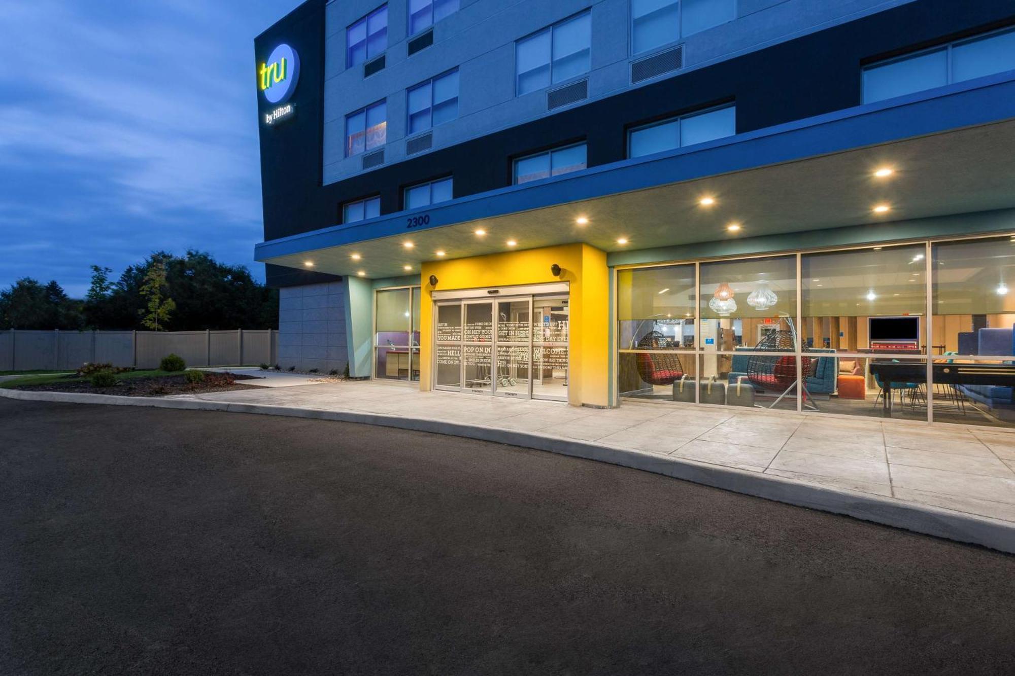 Tru By Hilton Radford Hotel Кристиансбърг Екстериор снимка